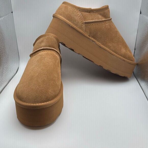 CUSHIONAIRE Women's Slip On Genuine Suede Cozy Mule Platform SIZE 9.5 WIDE CHEST - Picture 6 of 7